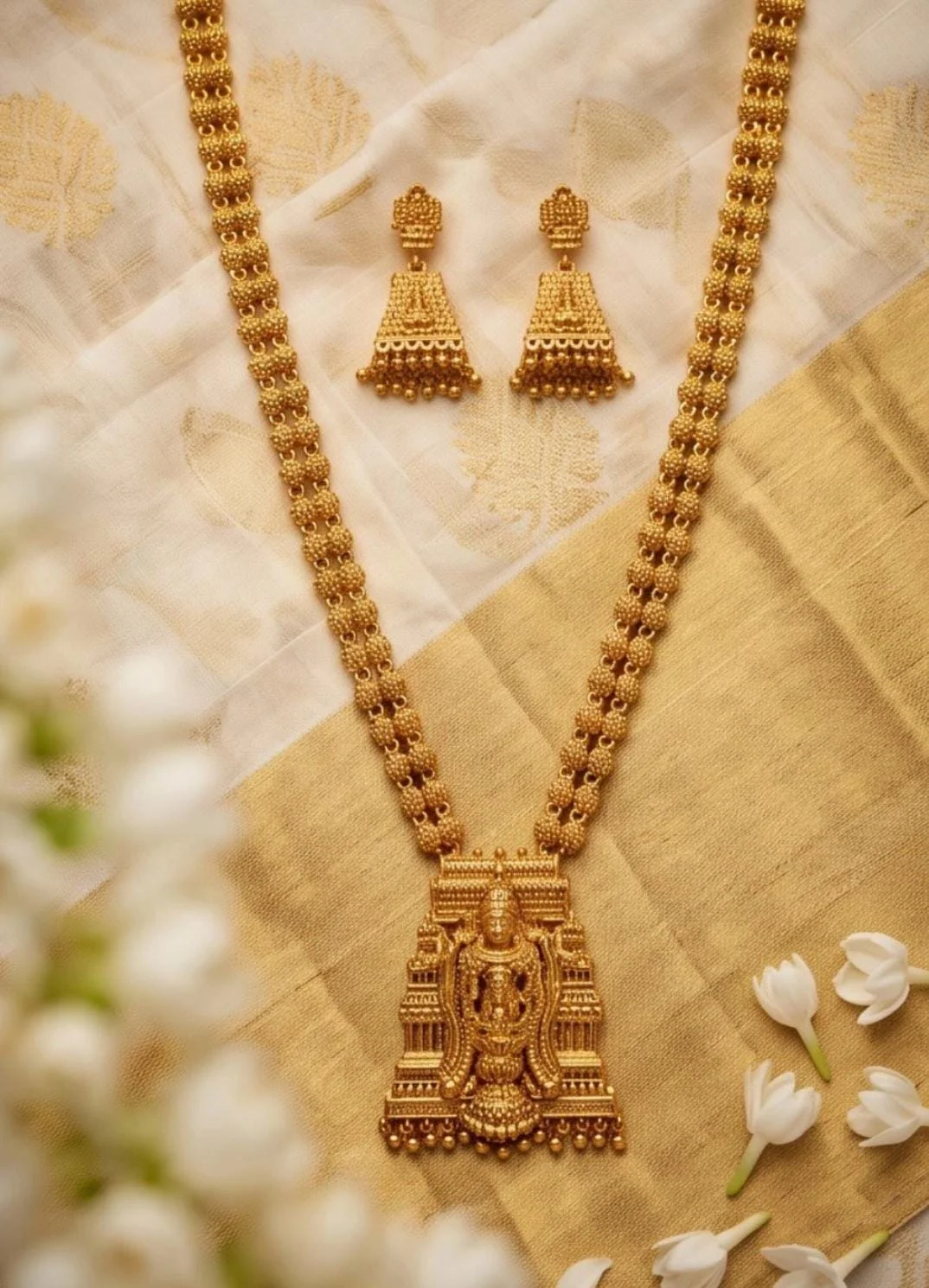 Madhurai Meenakshi Temple Long Haram