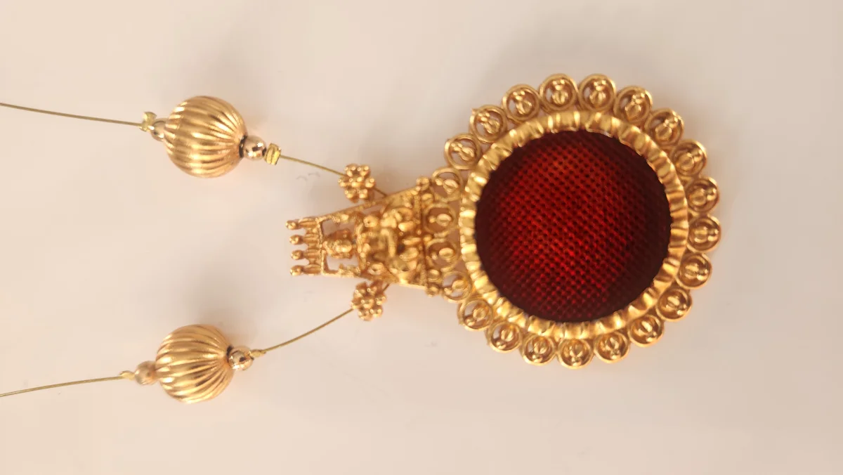 Gold Toned Palaka Model Invisible Red Pendant Set. alternate view