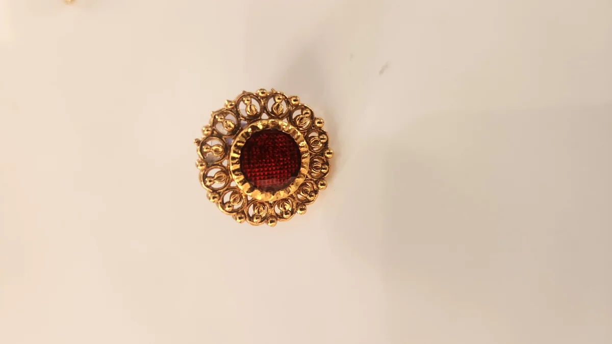 Gold Toned Palaka Model Invisible Red Pendant Set.