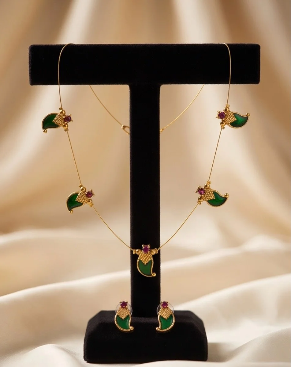 Invisible Chain Palakka Necklace alternate view
